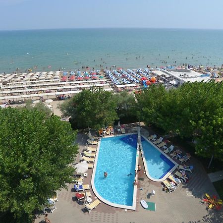 Alexandra Plaza Hotel Riccione Exterior photo