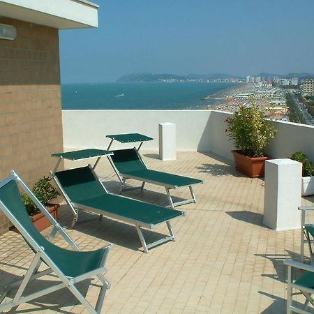 Alexandra Plaza Hotel Riccione Exterior photo