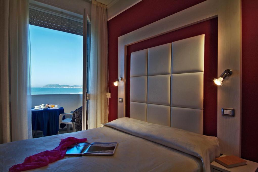 Alexandra Plaza Hotel Riccione Exterior photo