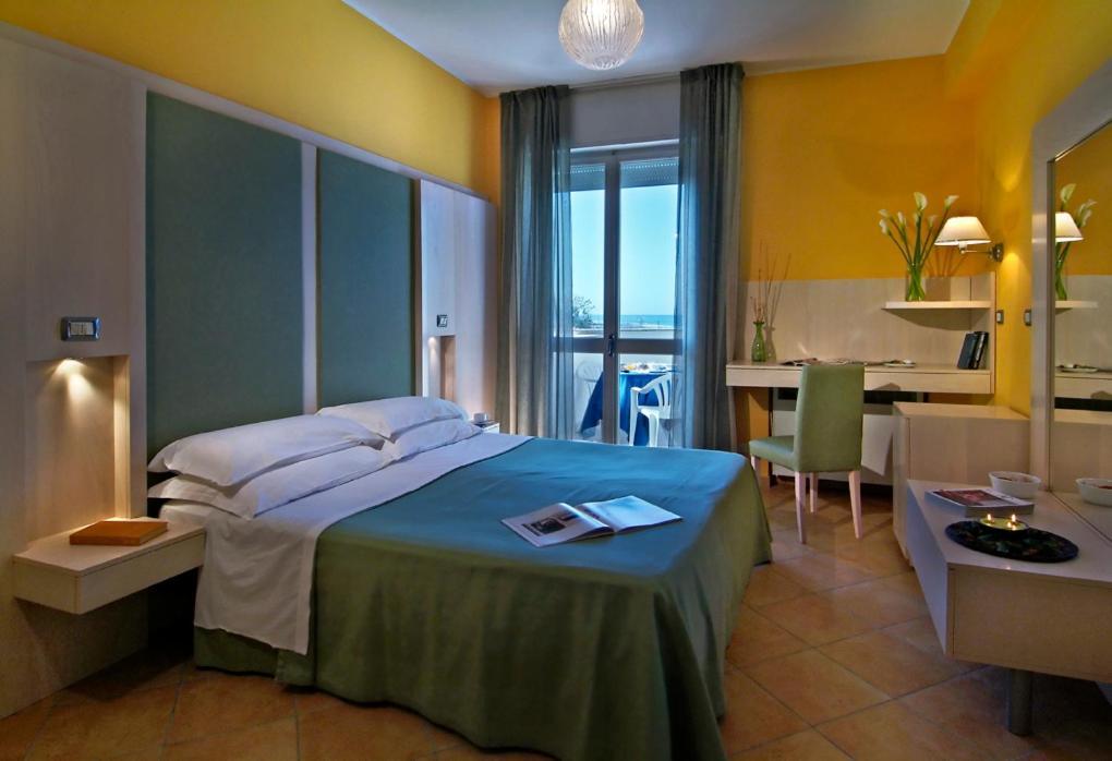 Alexandra Plaza Hotel Riccione Exterior photo