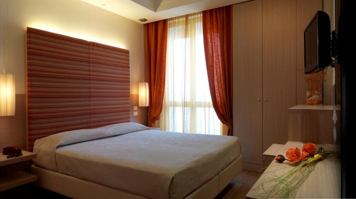 Alexandra Plaza Hotel Riccione Exterior photo
