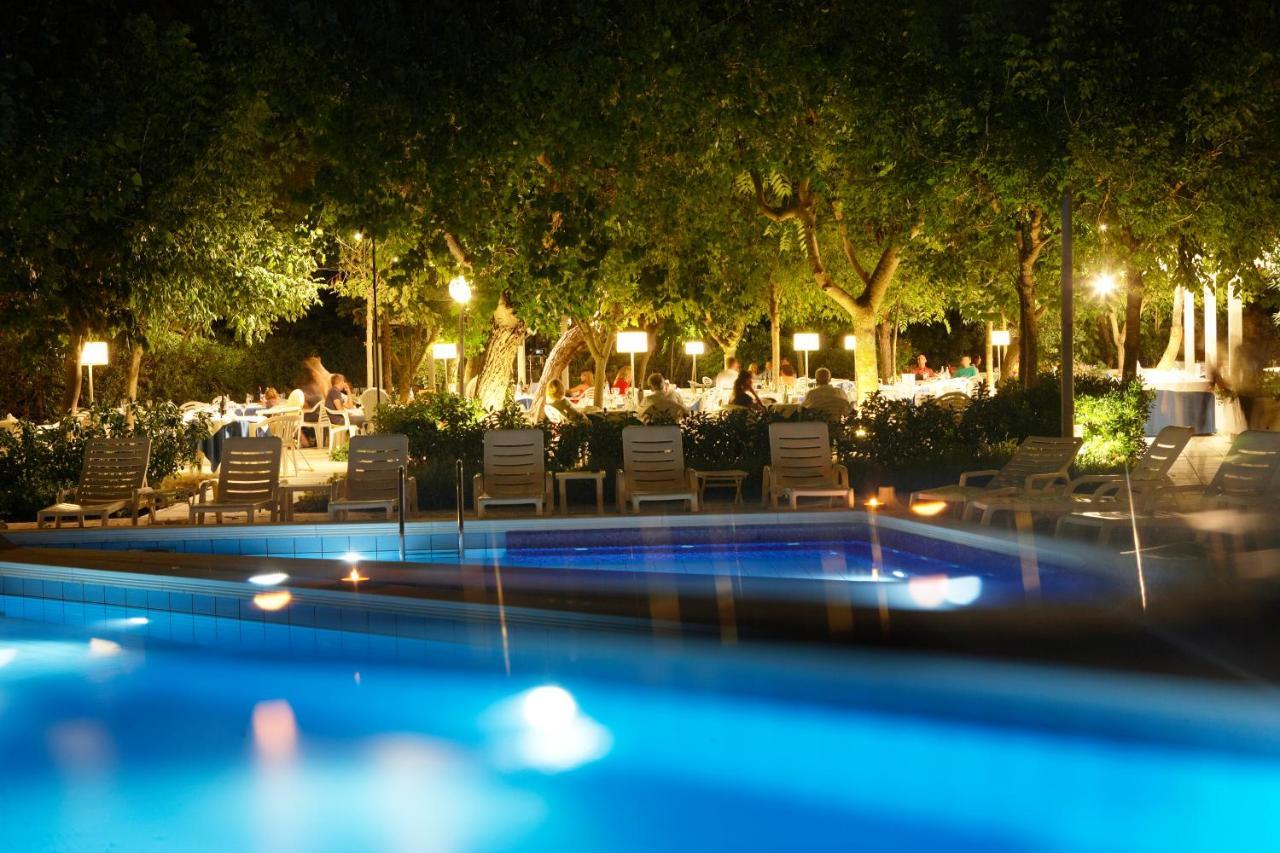 Alexandra Plaza Hotel Riccione Exterior photo