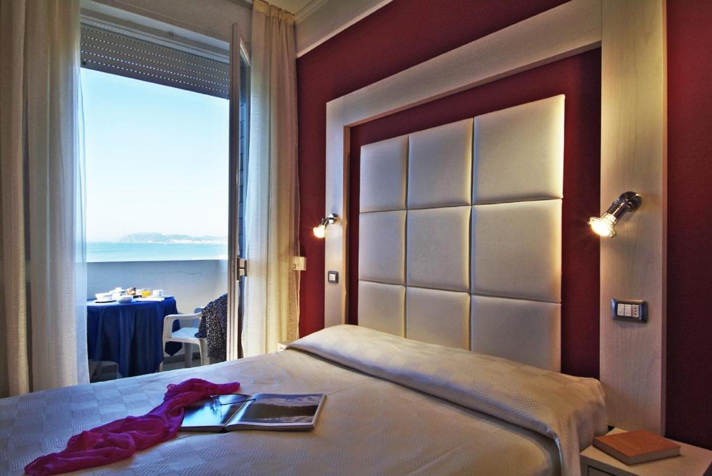 Alexandra Plaza Hotel Riccione Exterior photo